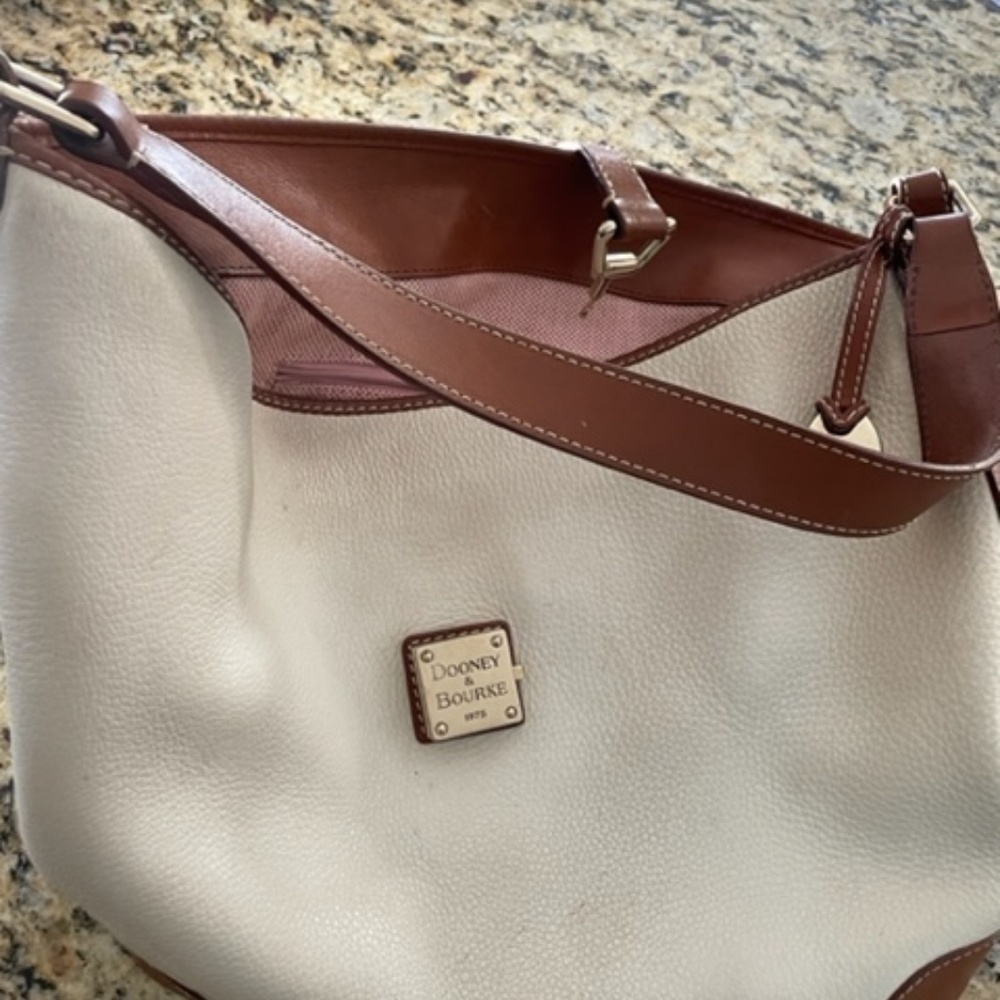 DOONEY & BOURKE LEATHER HANDBAG